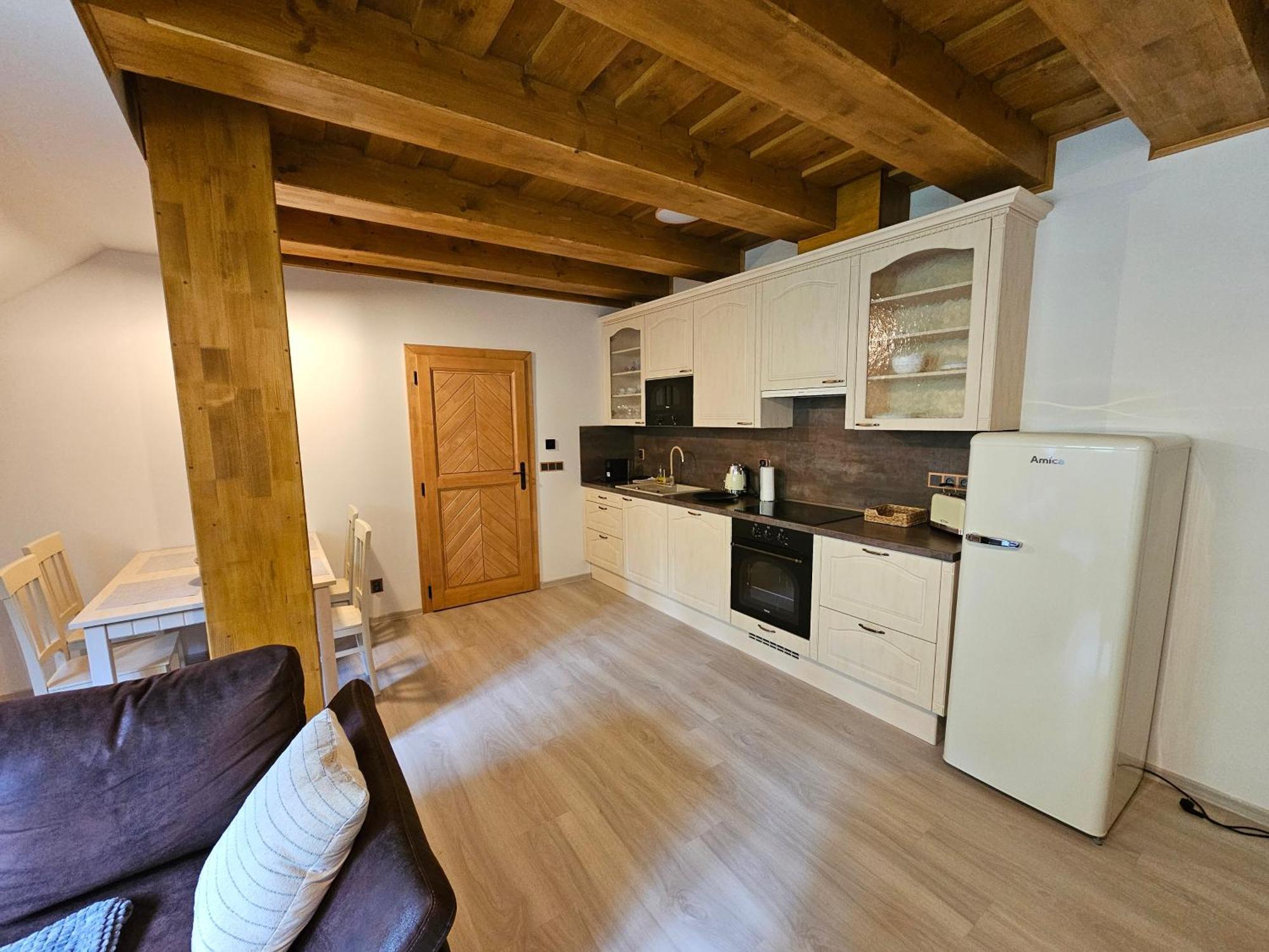 Apartmany Jezerne Velké Karlovice Eksteriør billede